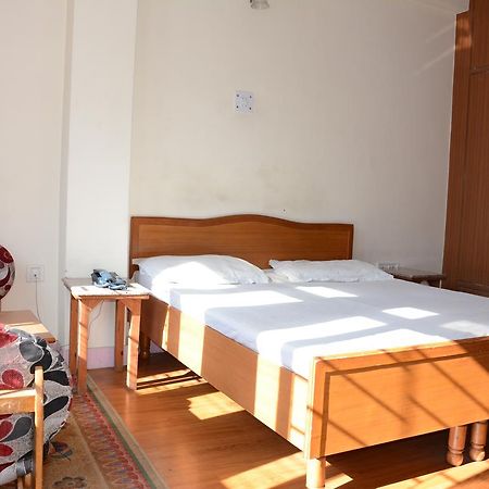 Hotel Basant Shimla Bagian luar foto