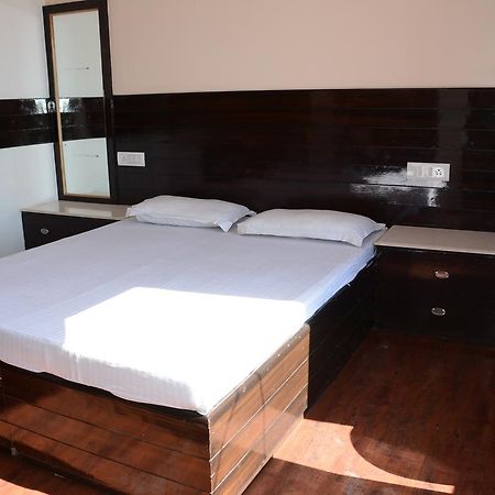 Hotel Basant Shimla Bagian luar foto