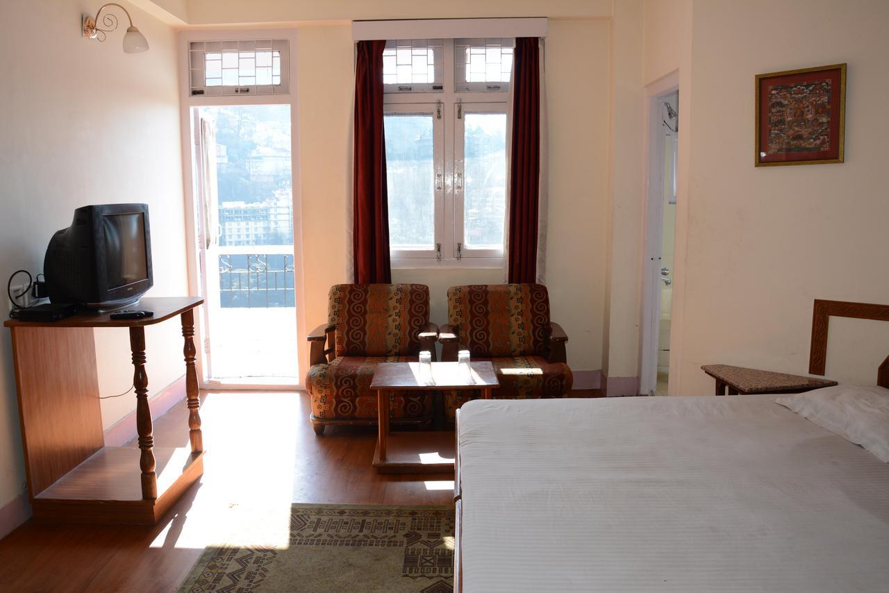 Hotel Basant Shimla Bagian luar foto
