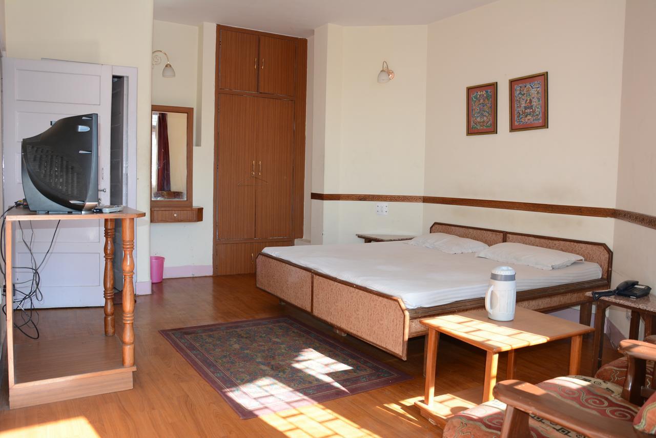 Hotel Basant Shimla Bagian luar foto