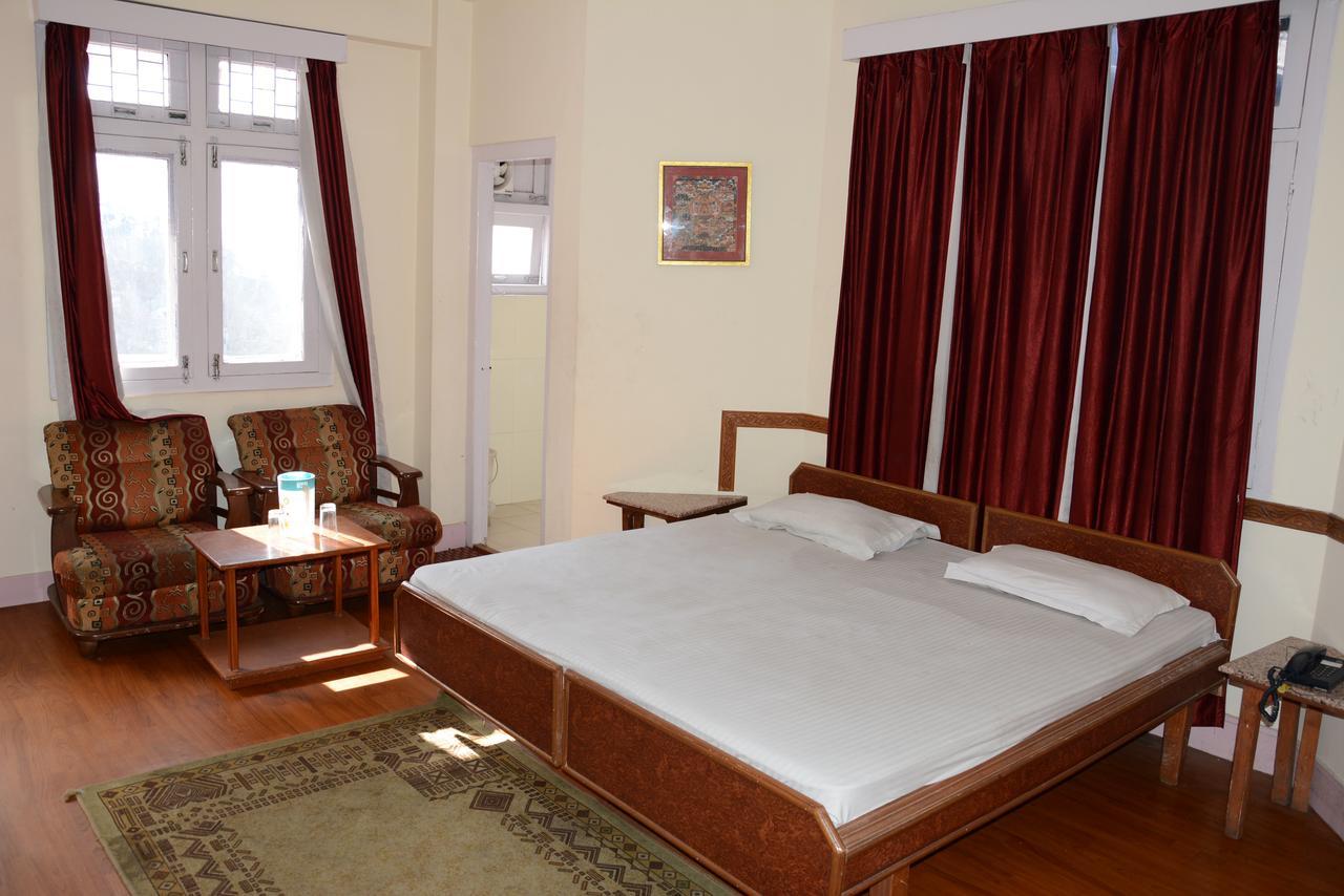 Hotel Basant Shimla Bagian luar foto