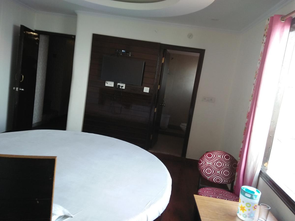 Hotel Basant Shimla Bagian luar foto