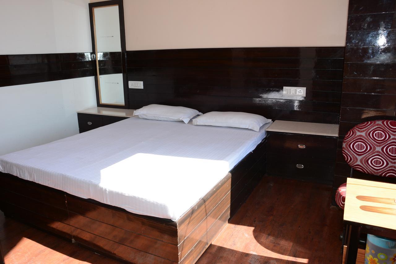 Hotel Basant Shimla Bagian luar foto